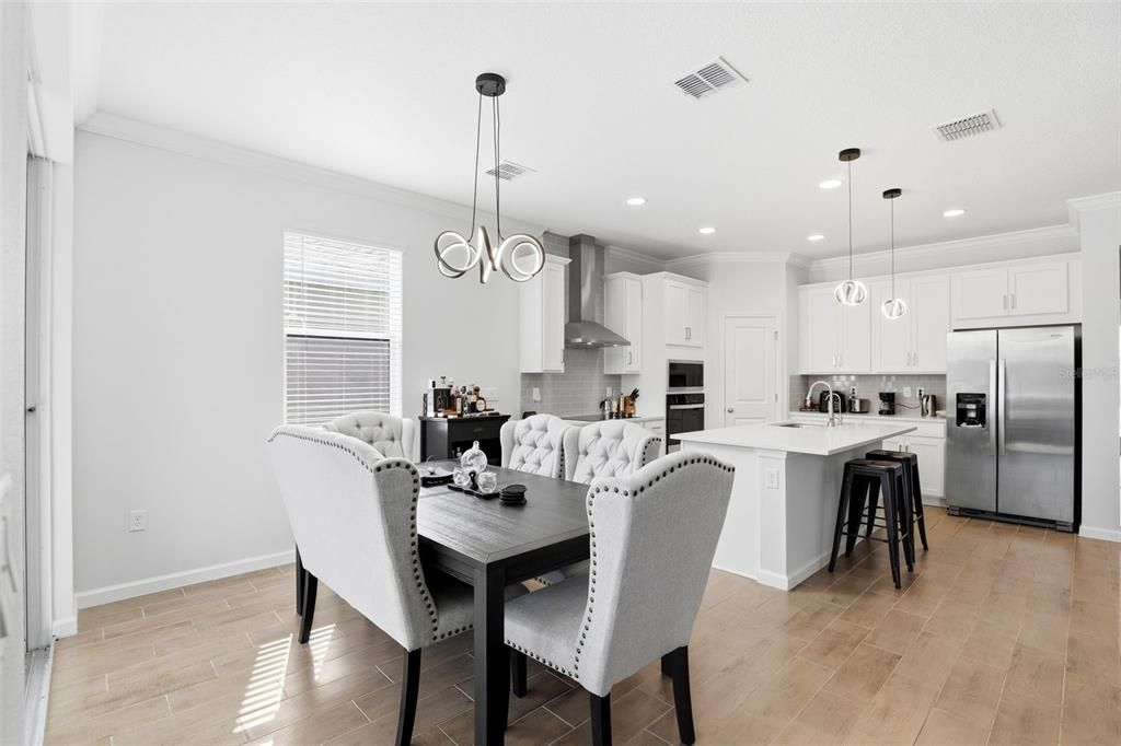 На продажу: $450,000 (4 спален, 2 ванн, 1938 Квадратных фут)