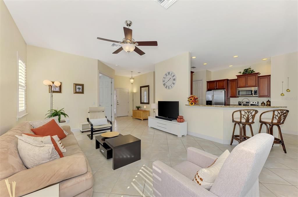 For Sale: $345,000 (2 beds, 2 baths, 1577 Square Feet)