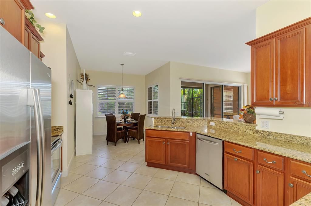 For Sale: $345,000 (2 beds, 2 baths, 1577 Square Feet)