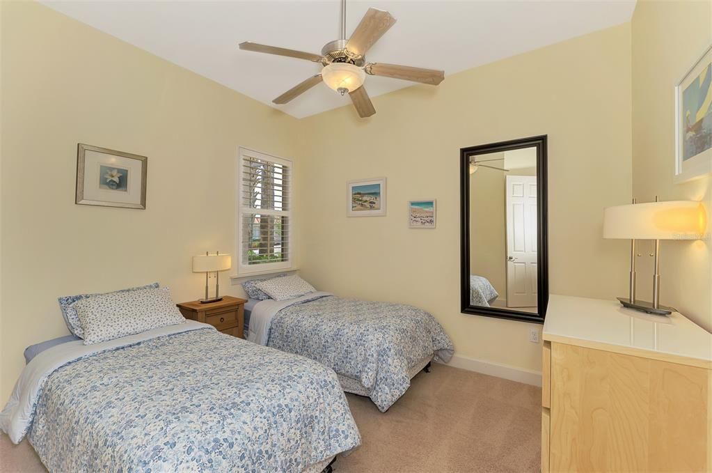 For Sale: $345,000 (2 beds, 2 baths, 1577 Square Feet)