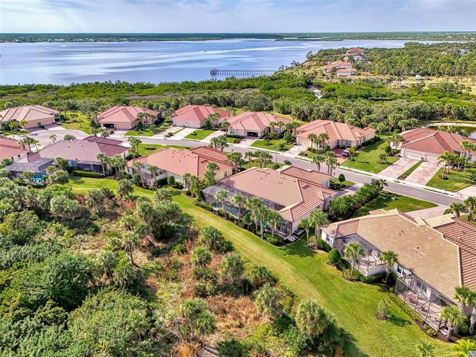 For Sale: $345,000 (2 beds, 2 baths, 1577 Square Feet)