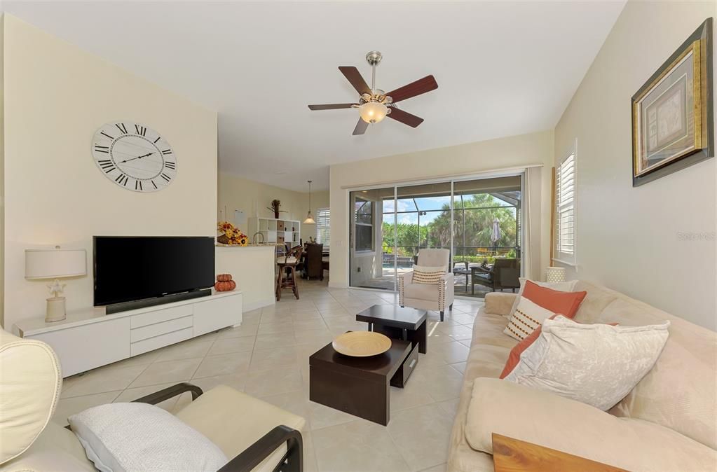 For Sale: $345,000 (2 beds, 2 baths, 1577 Square Feet)
