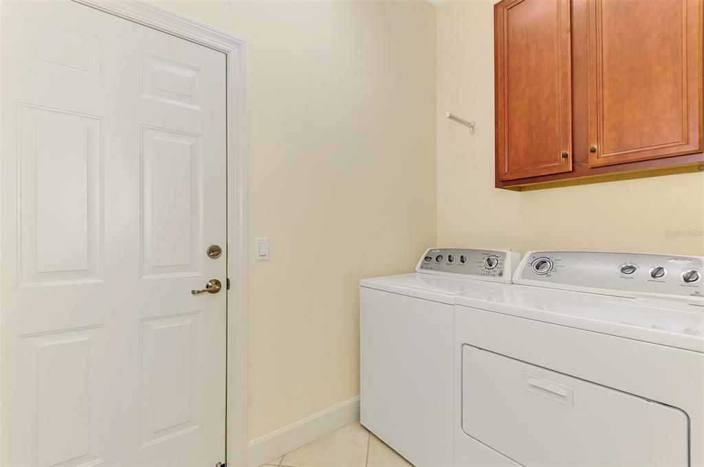 For Sale: $345,000 (2 beds, 2 baths, 1577 Square Feet)