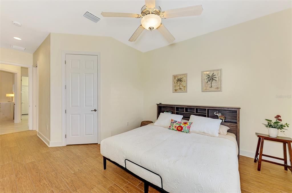 For Sale: $345,000 (2 beds, 2 baths, 1577 Square Feet)