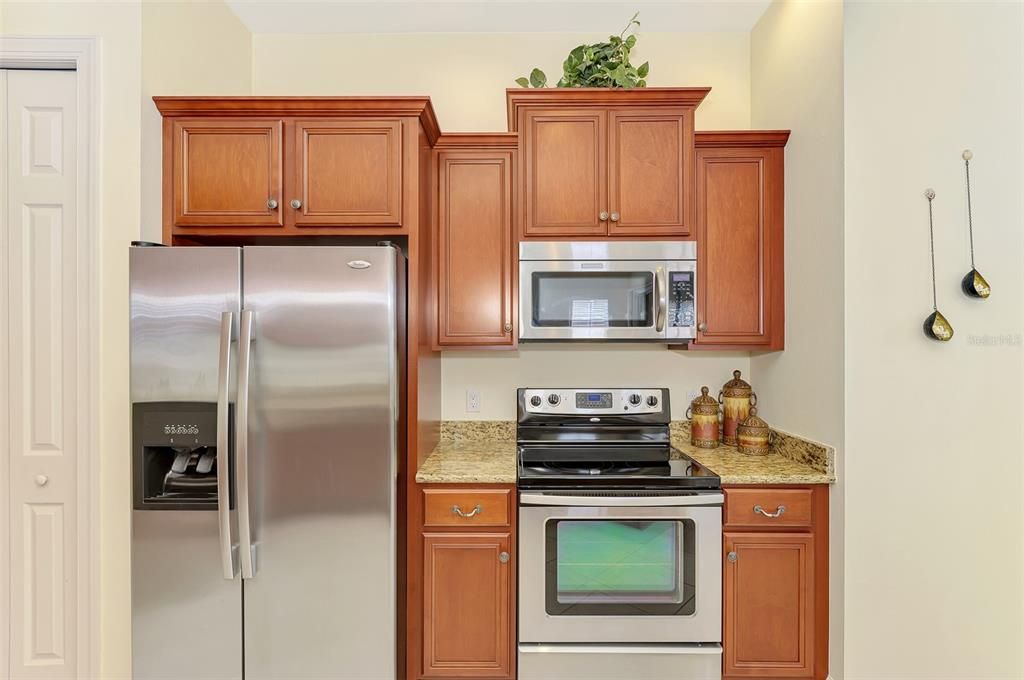 For Sale: $345,000 (2 beds, 2 baths, 1577 Square Feet)