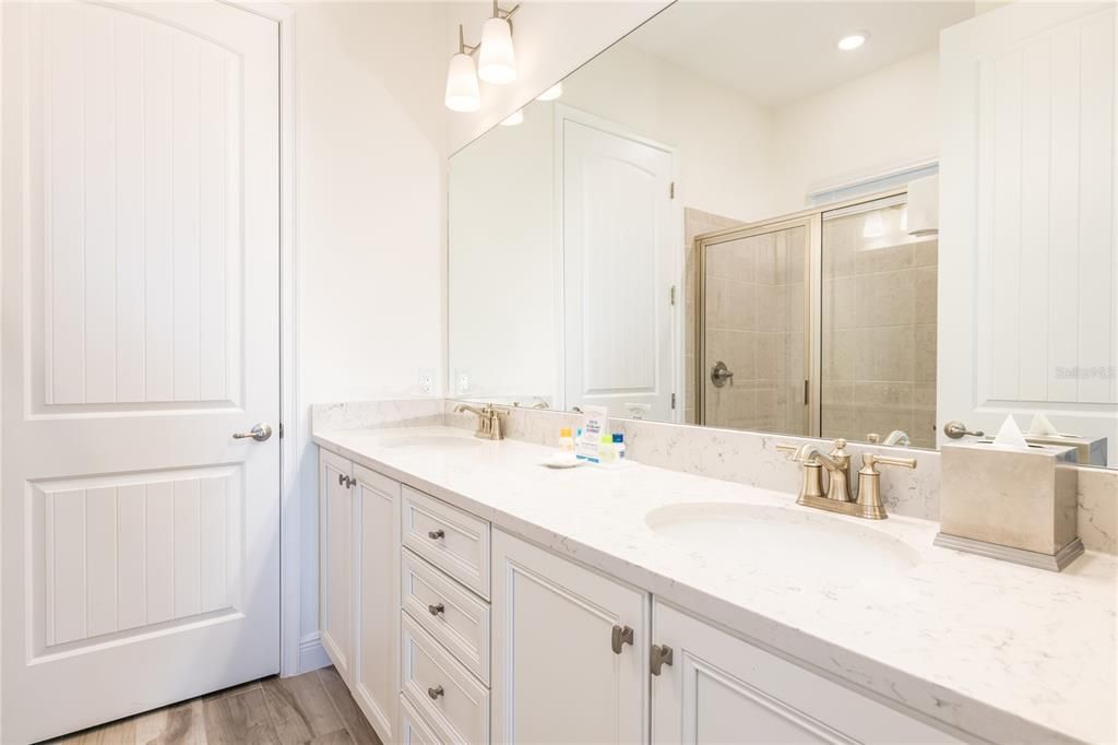 待售: $1,399,000 (6 贝兹, 6 浴室, 3563 平方英尺)