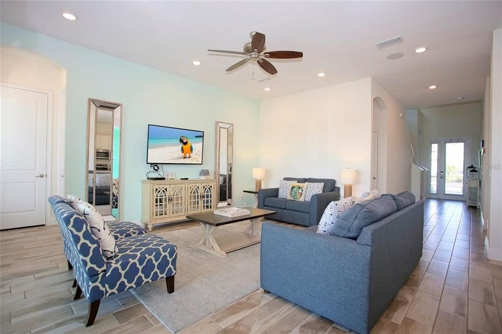 待售: $1,399,000 (6 贝兹, 6 浴室, 3563 平方英尺)