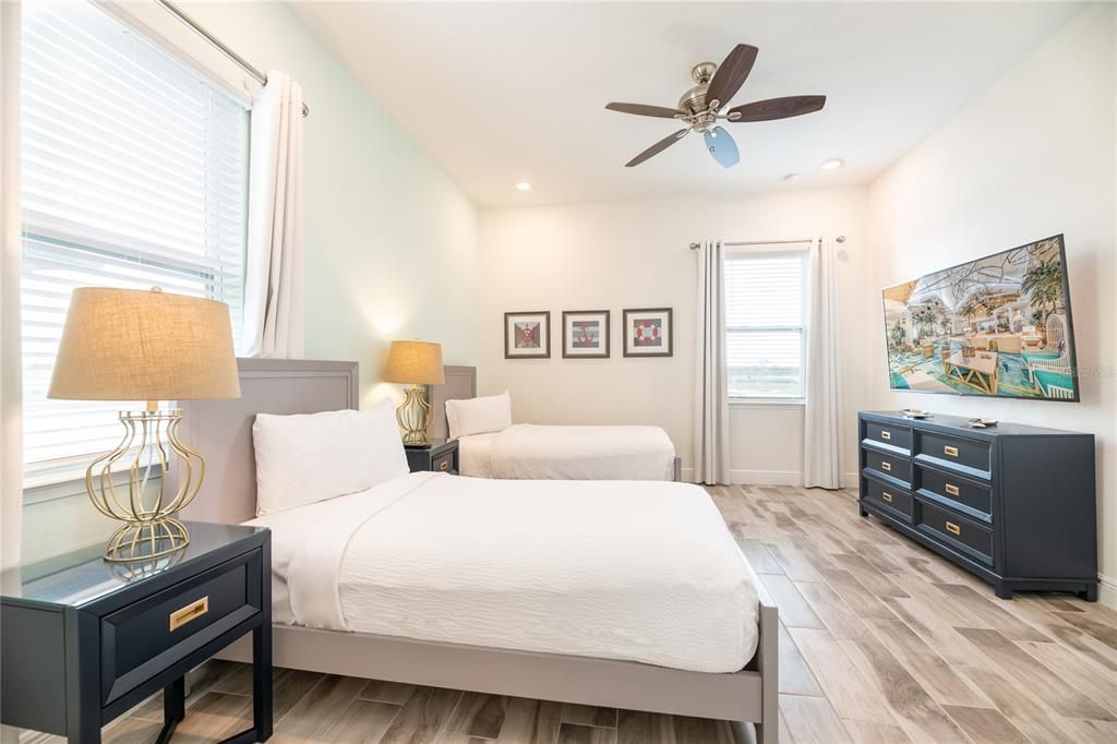 待售: $1,399,000 (6 贝兹, 6 浴室, 3563 平方英尺)