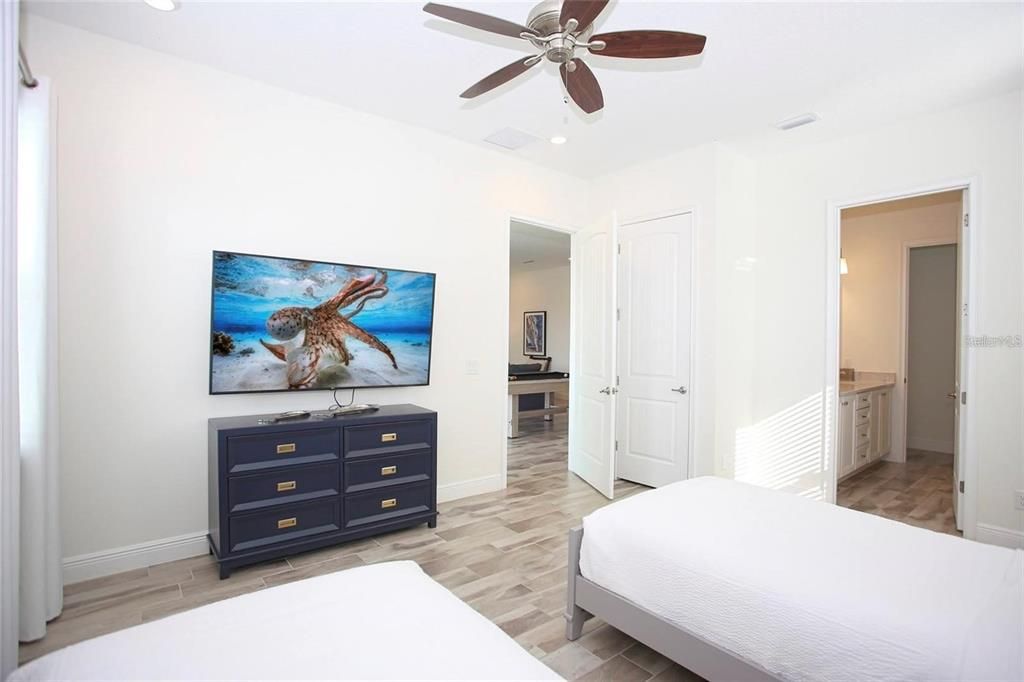 待售: $1,399,000 (6 贝兹, 6 浴室, 3563 平方英尺)