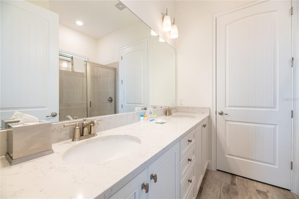 待售: $1,399,000 (6 贝兹, 6 浴室, 3563 平方英尺)