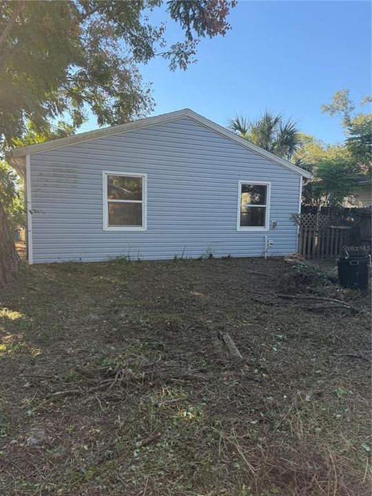 Active With Contract: $235,000 (3 beds, 1 baths, 1082 Square Feet)