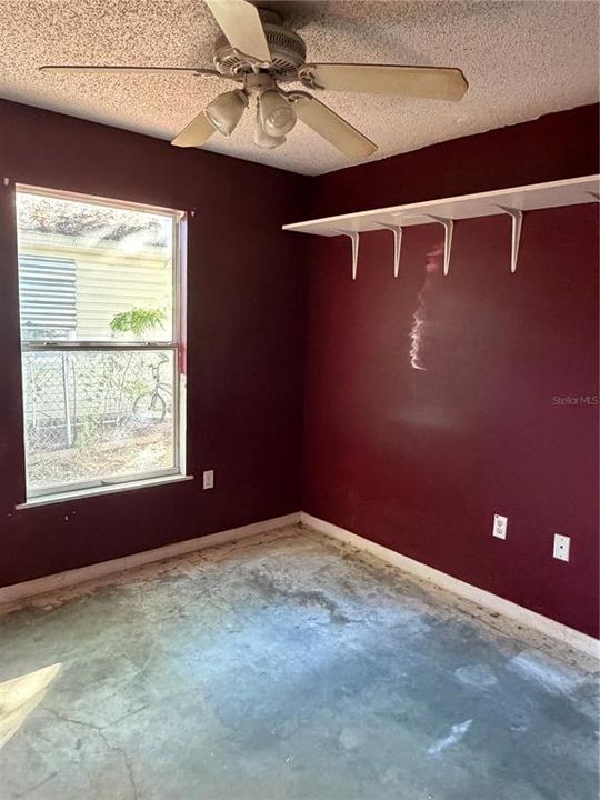 Active With Contract: $235,000 (3 beds, 1 baths, 1082 Square Feet)