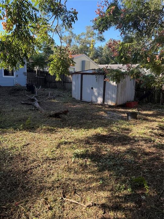 Active With Contract: $235,000 (3 beds, 1 baths, 1082 Square Feet)