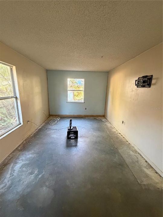 Active With Contract: $235,000 (3 beds, 1 baths, 1082 Square Feet)