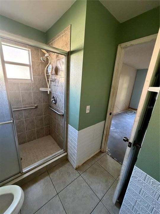 Active With Contract: $235,000 (3 beds, 1 baths, 1082 Square Feet)