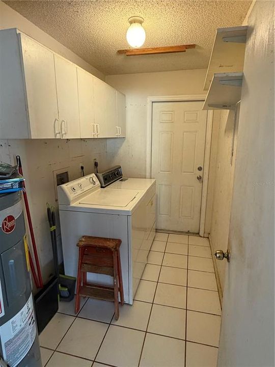 Active With Contract: $235,000 (3 beds, 1 baths, 1082 Square Feet)