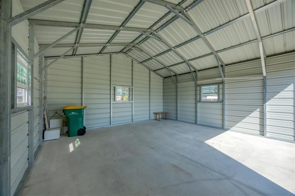 For Sale: $289,000 (2 beds, 1 baths, 816 Square Feet)