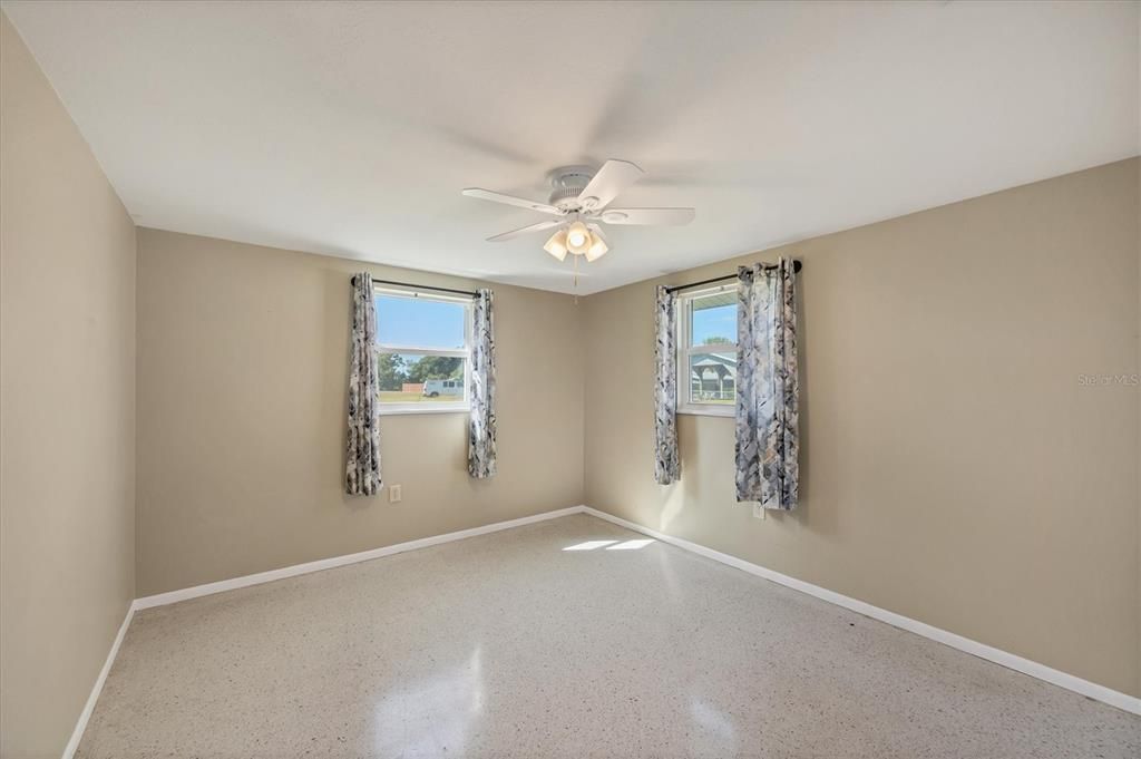 For Sale: $289,000 (2 beds, 1 baths, 816 Square Feet)