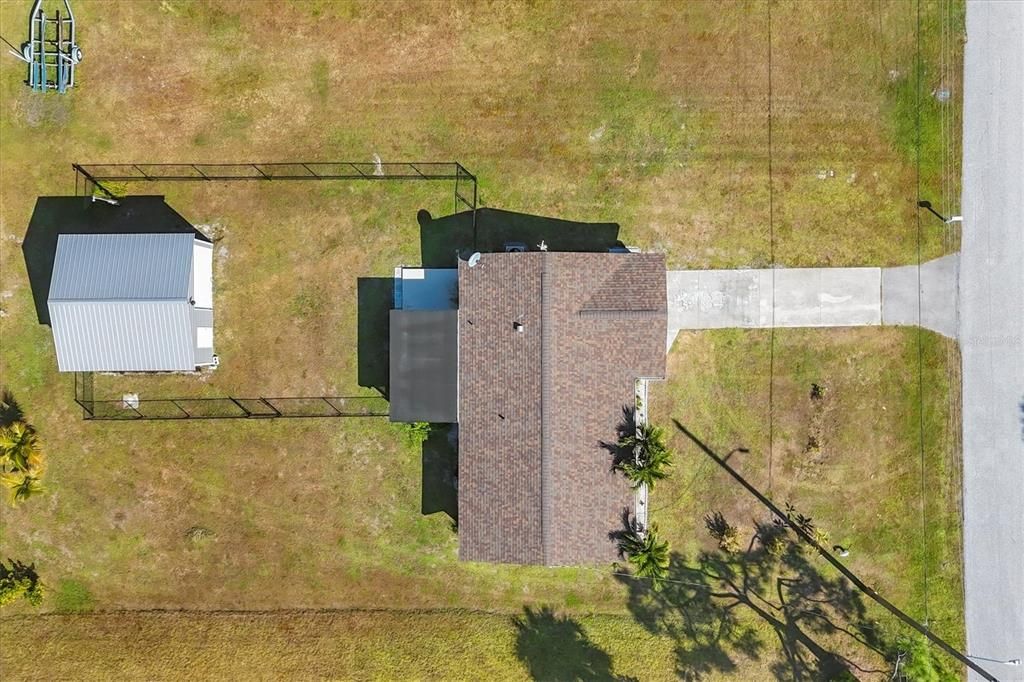 For Sale: $289,000 (2 beds, 1 baths, 816 Square Feet)