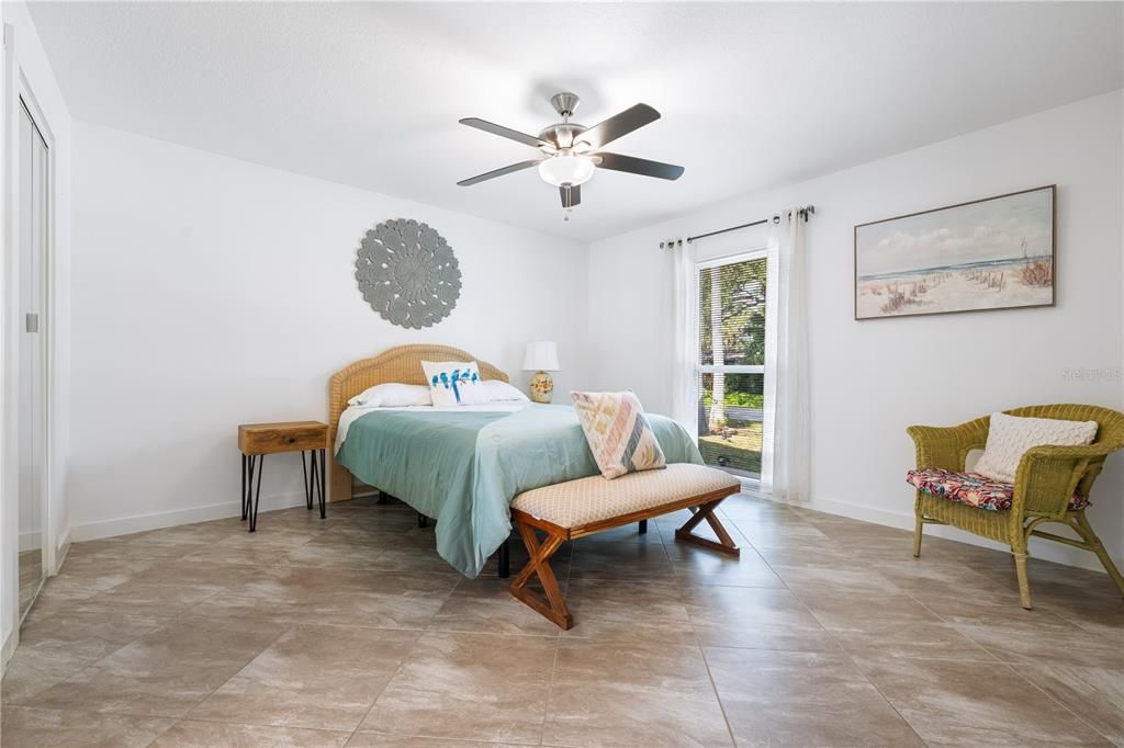 待售: $495,000 (2 贝兹, 2 浴室, 1140 平方英尺)