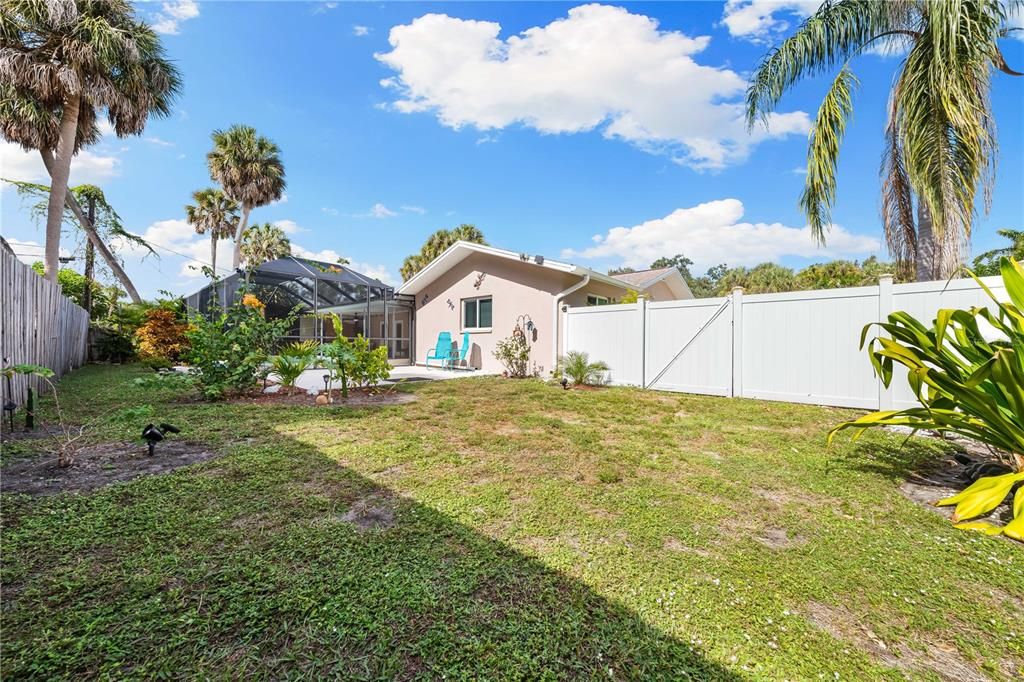 待售: $495,000 (2 贝兹, 2 浴室, 1140 平方英尺)