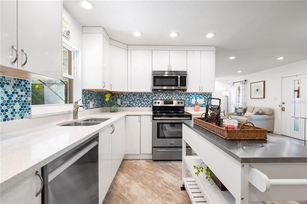 待售: $495,000 (2 贝兹, 2 浴室, 1140 平方英尺)