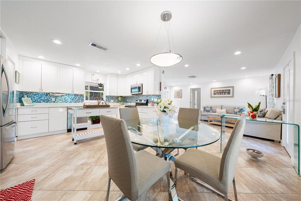 待售: $495,000 (2 贝兹, 2 浴室, 1140 平方英尺)