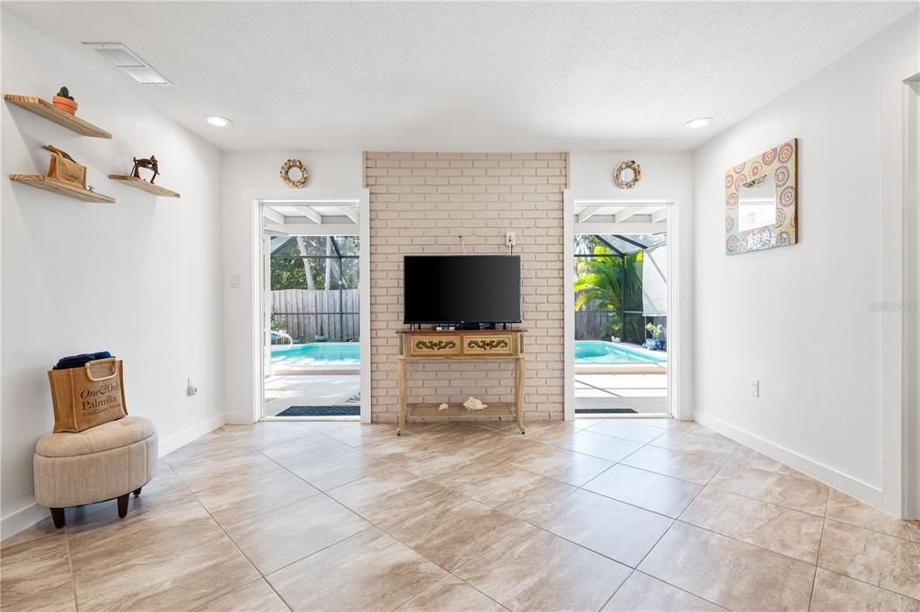 待售: $495,000 (2 贝兹, 2 浴室, 1140 平方英尺)