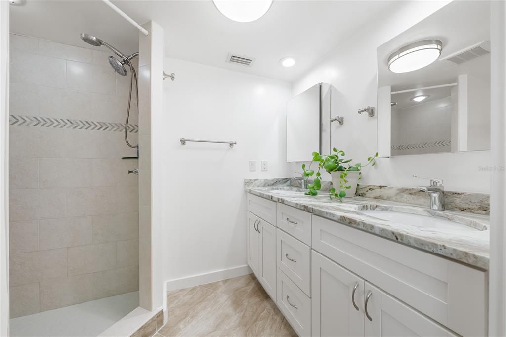 待售: $495,000 (2 贝兹, 2 浴室, 1140 平方英尺)