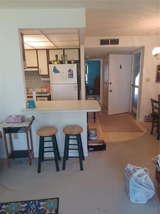 For Sale: $92,000 (1 beds, 1 baths, 747 Square Feet)