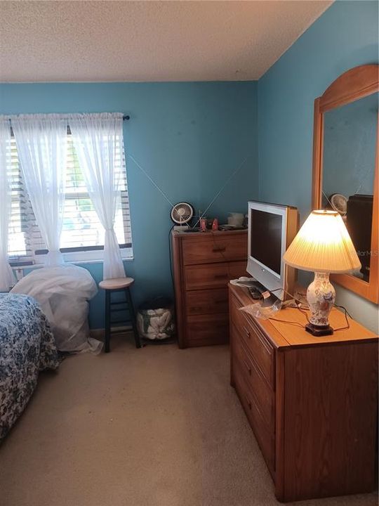 For Sale: $92,000 (1 beds, 1 baths, 747 Square Feet)