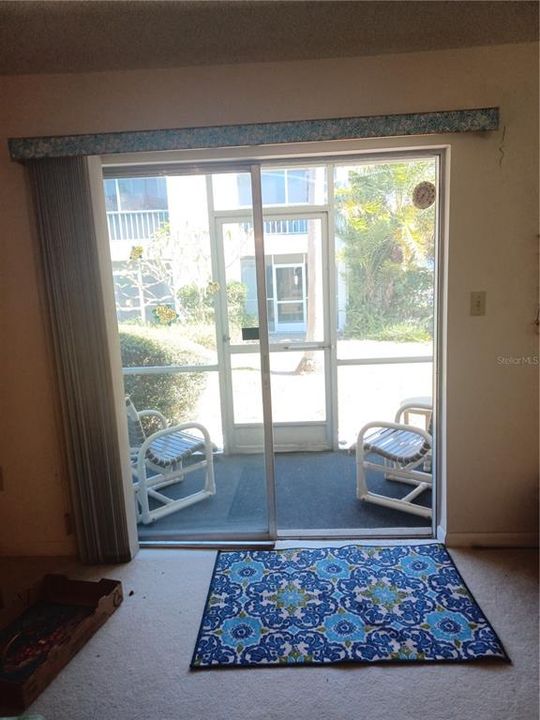 For Sale: $92,000 (1 beds, 1 baths, 747 Square Feet)