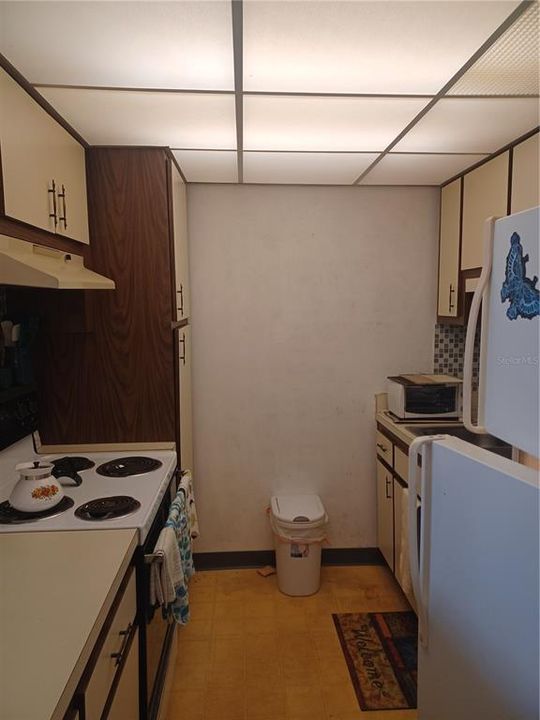 For Sale: $92,000 (1 beds, 1 baths, 747 Square Feet)