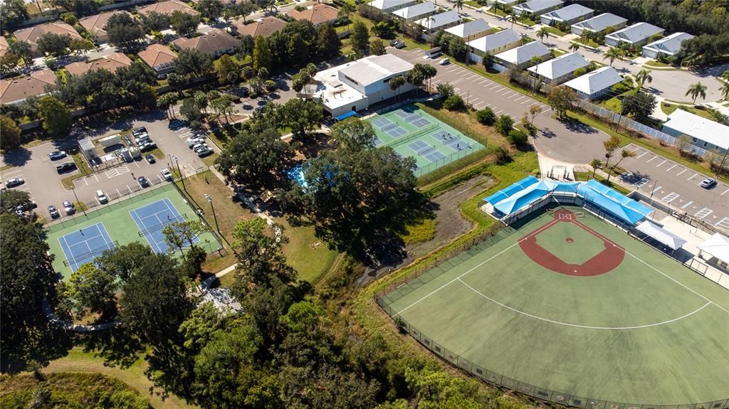 На продажу: $339,900 (3 спален, 2 ванн, 1564 Квадратных фут)