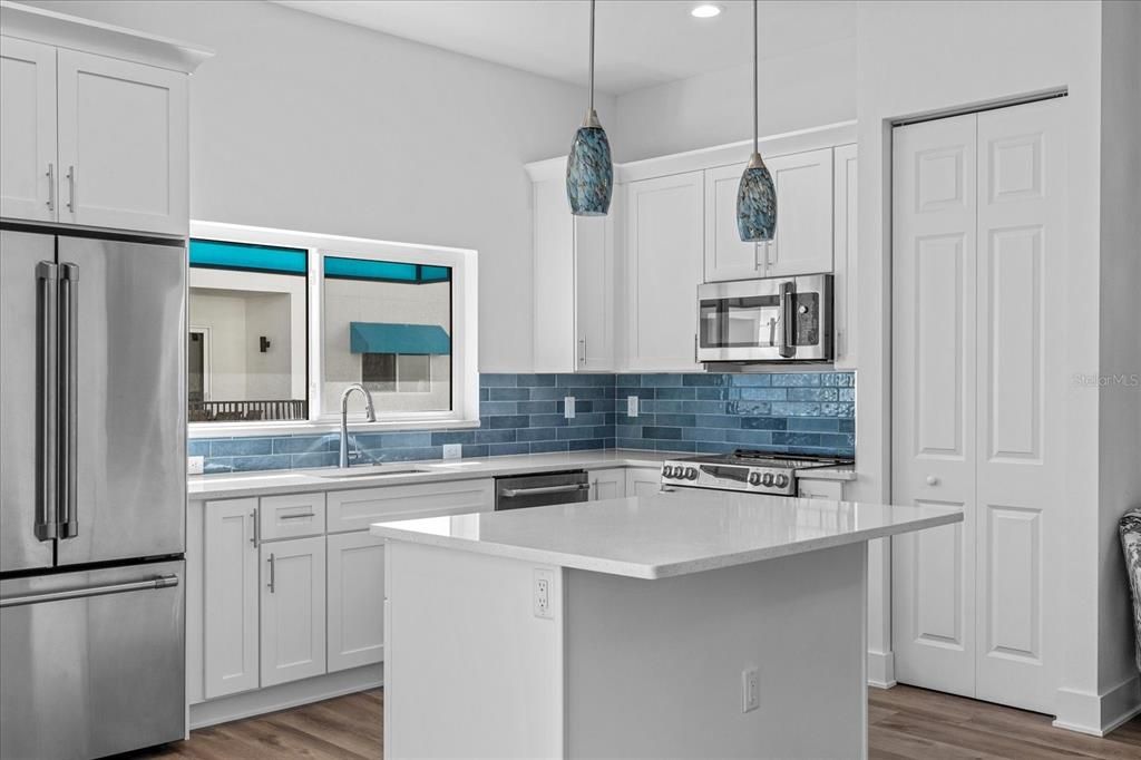 待售: $1,574,900 (5 贝兹, 4 浴室, 2706 平方英尺)