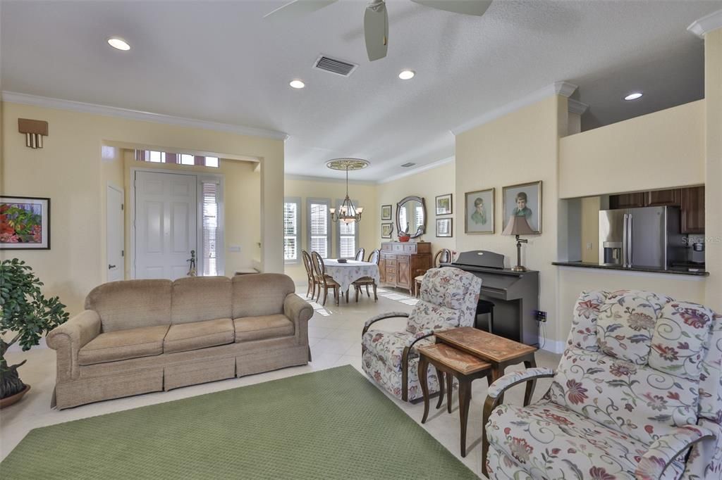 En Venta: $499,000 (3 camas, 2 baños, 2070 Pies cuadrados)