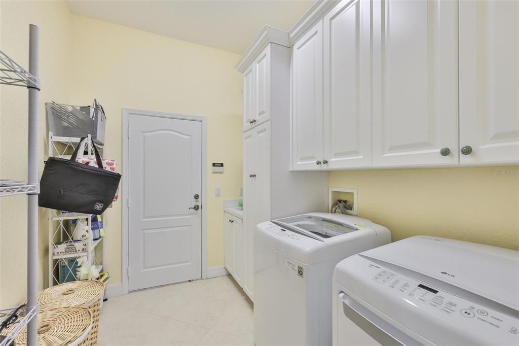 En Venta: $499,000 (3 camas, 2 baños, 2070 Pies cuadrados)