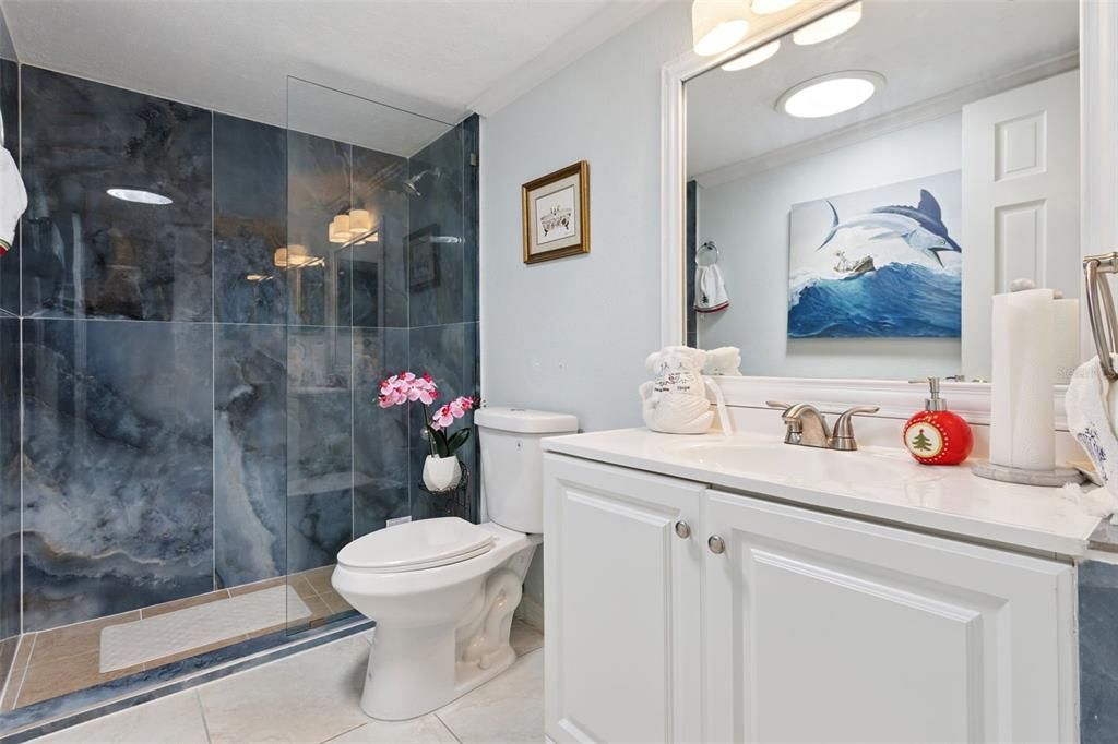 На продажу: $399,000 (2 спален, 2 ванн, 1688 Квадратных фут)