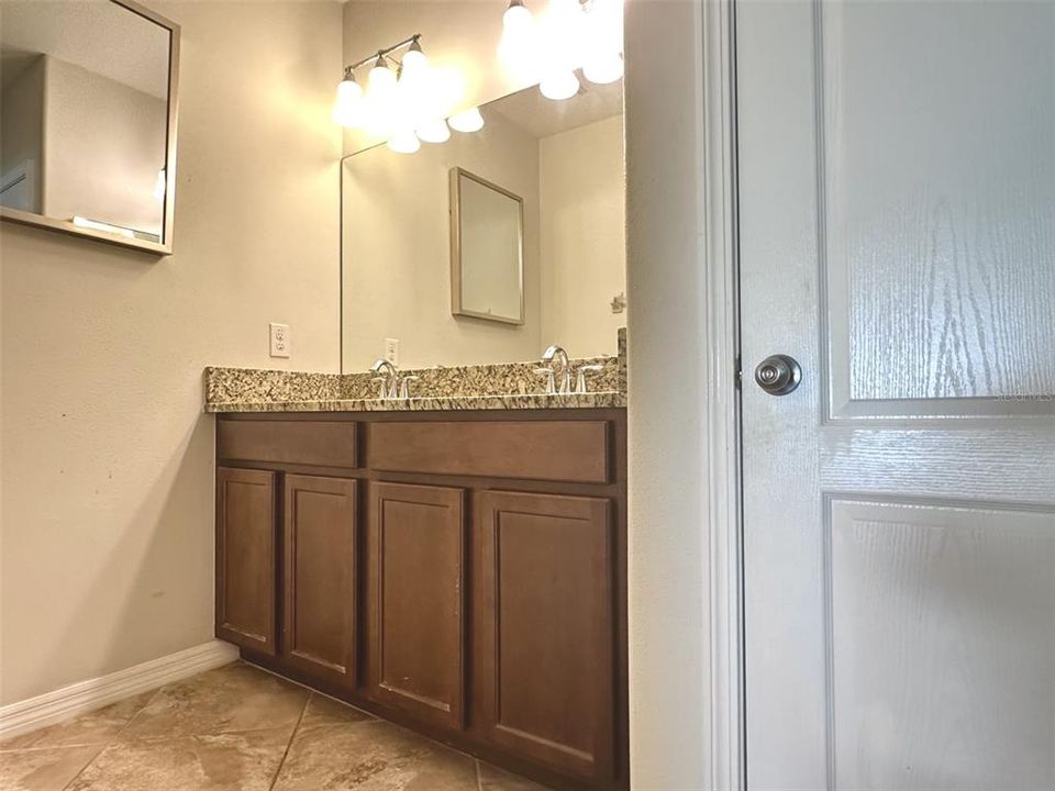 На продажу: $408,000 (5 спален, 3 ванн, 2180 Квадратных фут)