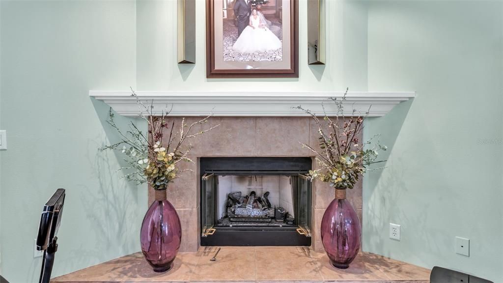 Activo con contrato: $645,000 (3 camas, 2 baños, 1976 Pies cuadrados)