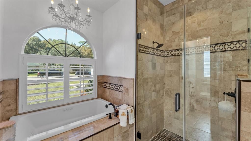 Activo con contrato: $645,000 (3 camas, 2 baños, 1976 Pies cuadrados)