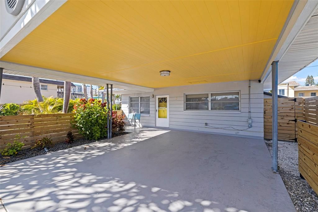 待售: $1,250,000 (4 贝兹, 0 浴室, 1640 平方英尺)