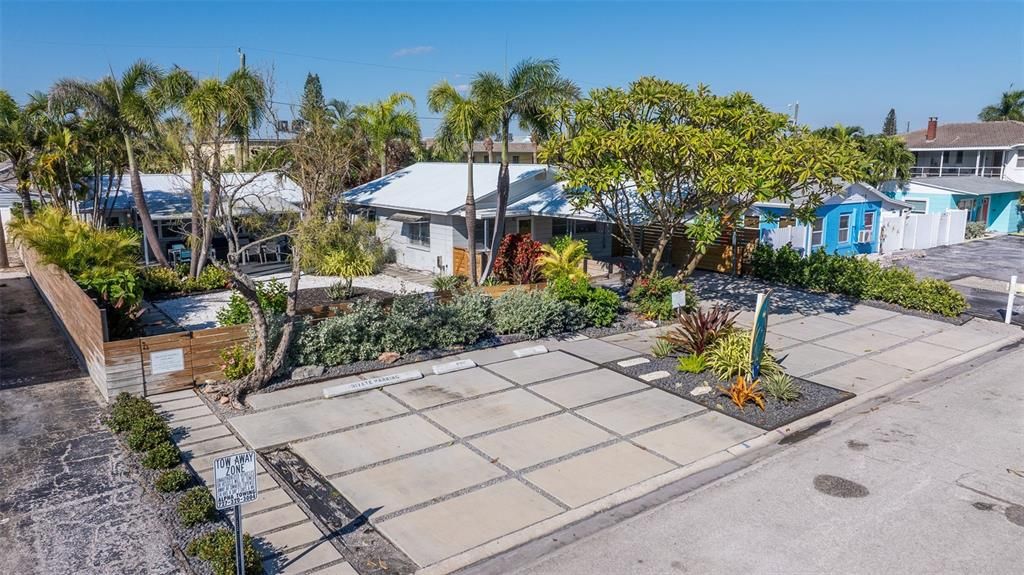 待售: $1,250,000 (4 贝兹, 0 浴室, 1640 平方英尺)