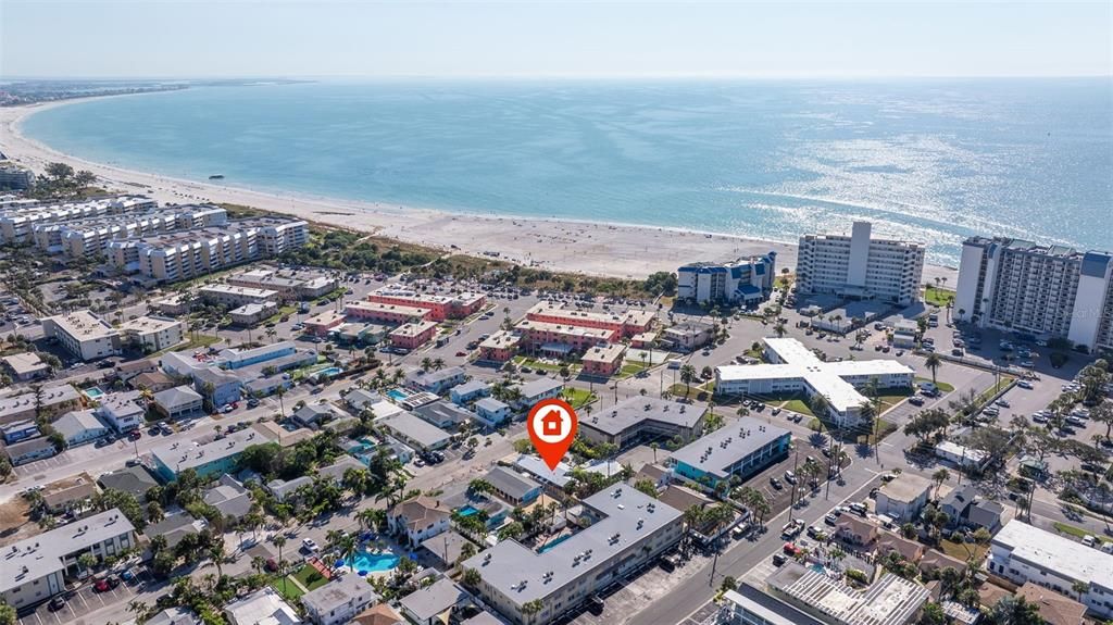 待售: $1,250,000 (4 贝兹, 0 浴室, 1640 平方英尺)