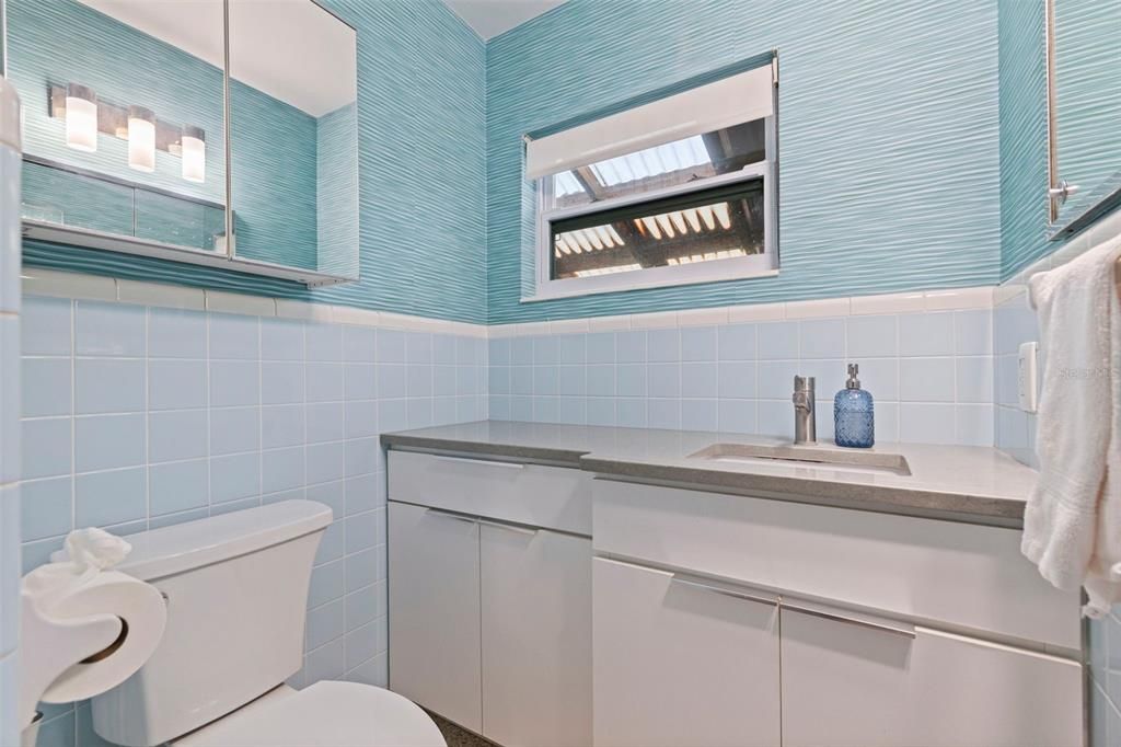 待售: $1,250,000 (4 贝兹, 0 浴室, 1640 平方英尺)