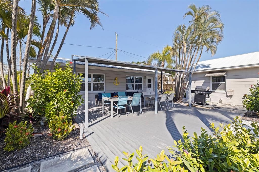 待售: $1,250,000 (4 贝兹, 0 浴室, 1640 平方英尺)