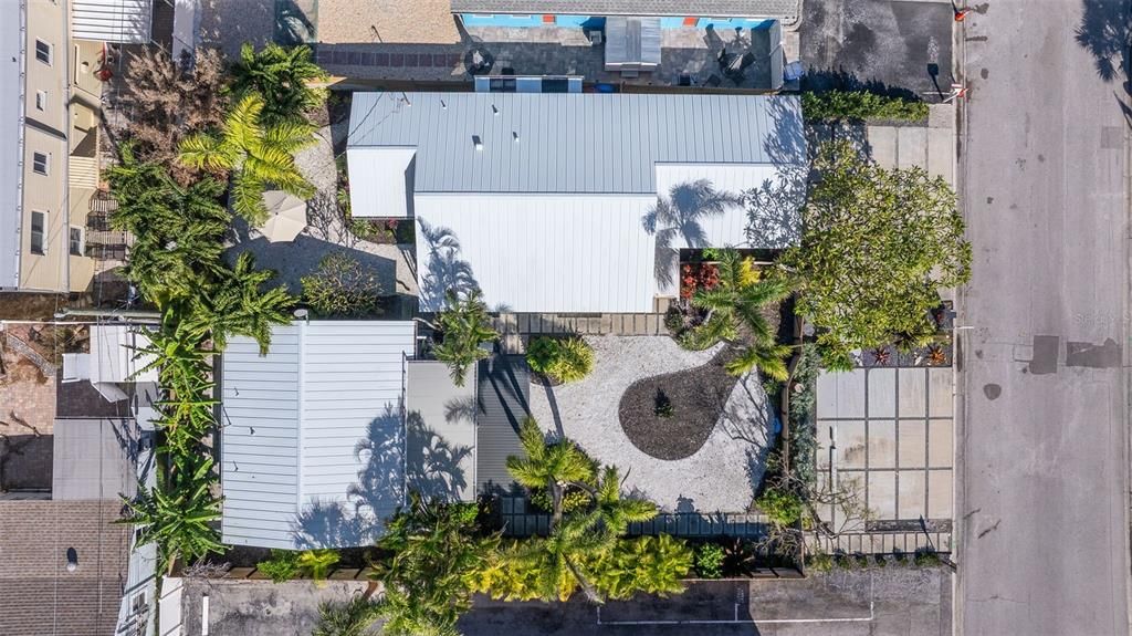 待售: $1,250,000 (4 贝兹, 0 浴室, 1640 平方英尺)