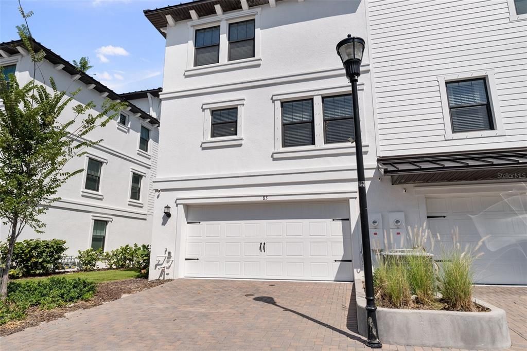 Под контрактом: $6,500 (4 спален, 3 ванн, 2524 Квадратных фут)