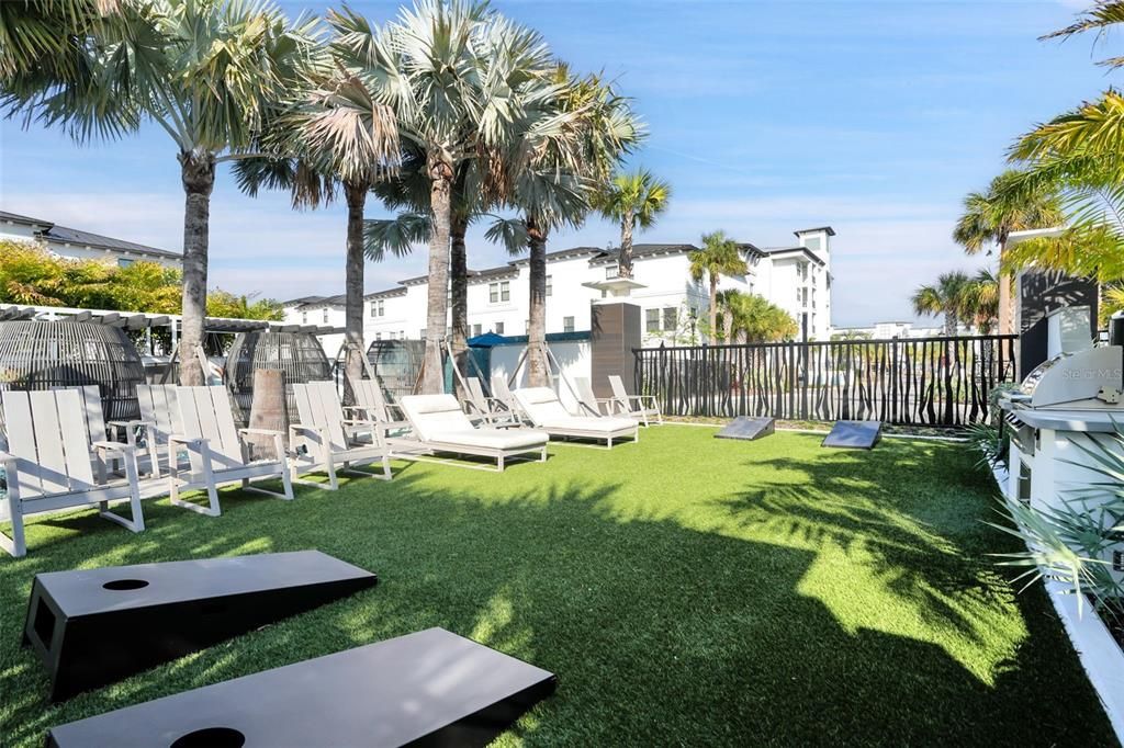 Под контрактом: $6,500 (4 спален, 3 ванн, 2524 Квадратных фут)