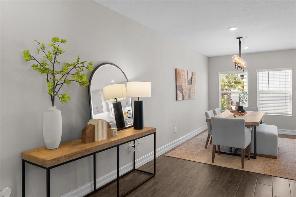 Под контрактом: $6,500 (4 спален, 3 ванн, 2524 Квадратных фут)